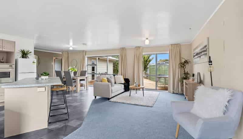 12 Curlew Place, One Tree Point
