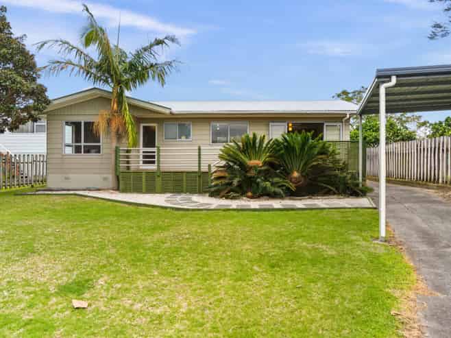 12 Curlew Place, One Tree Point