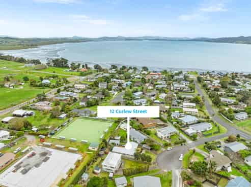 12 Curlew Place, One Tree Point
