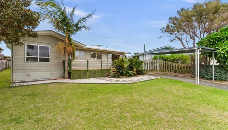 12 Curlew Place, One Tree Point