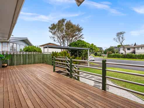 12 Curlew Place, One Tree Point