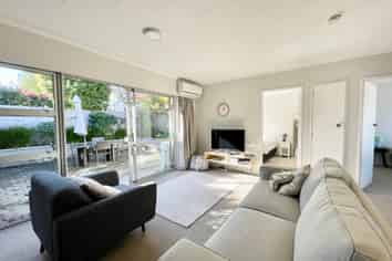 2/3 Kirkpatrick Place, Papamoa