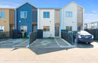 19 Valour Lane, Papakura
