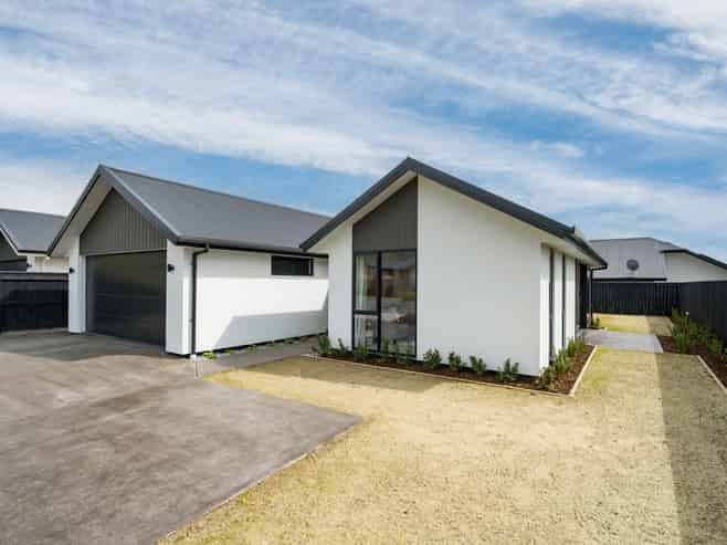 32 Cupola Crescent, Richmond