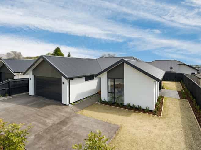 32 Cupola Crescent, Richmond