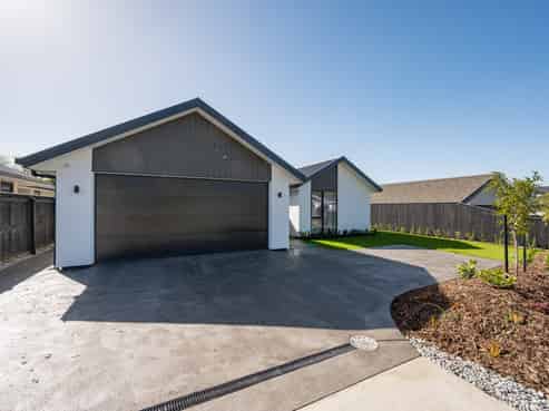 32 Cupola Crescent, Richmond