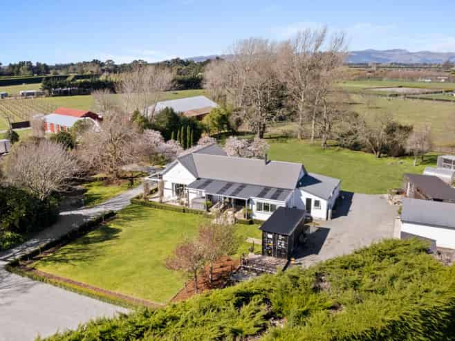 307 Larcombs Road, WEEDONS