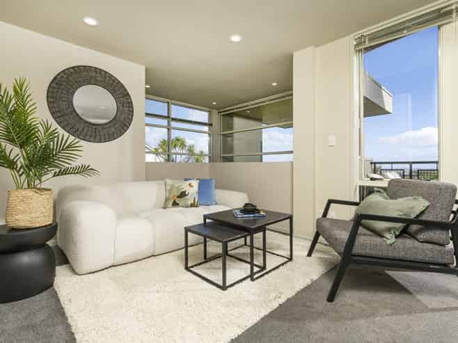 1/166 Mokoia Road, Birkenhead