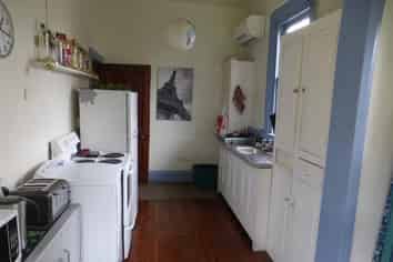 125b Holly Road , Saint Albans