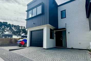 937A Whangaparaoa Road, Manly