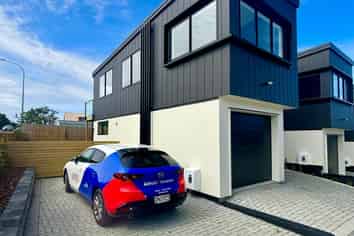 937A Whangaparaoa Road, Manly