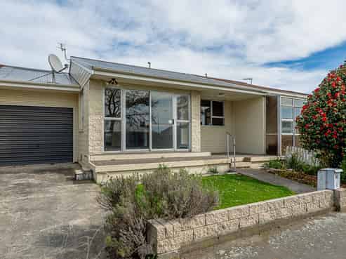 2/80 Charles Street, Waltham