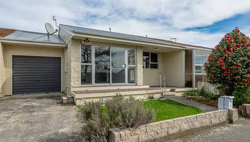 2/80 Charles Street, Waltham
