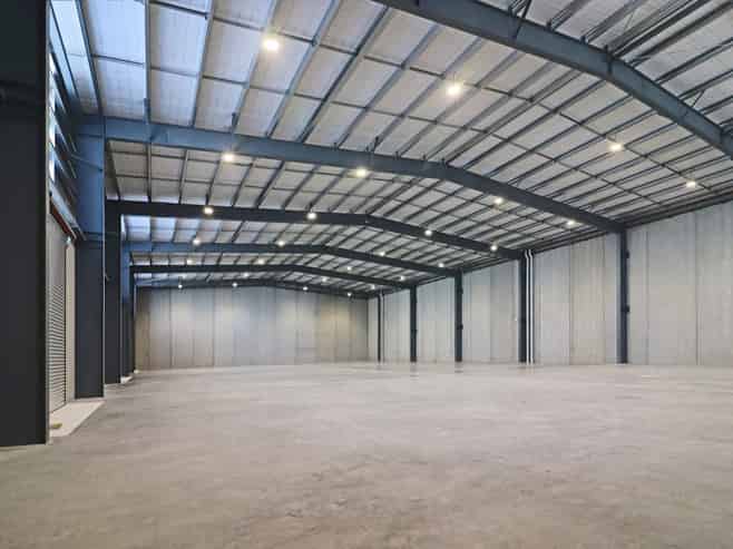 Sizeable warehouse plus canopy tenancy