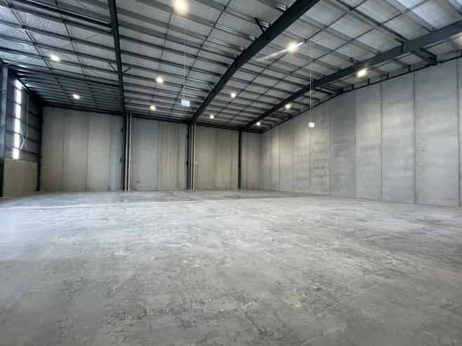 Sizeable warehouse plus canopy tenancy