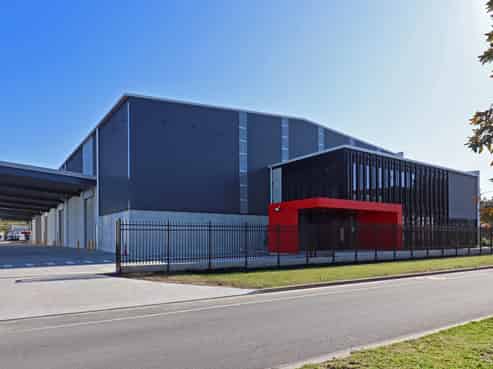 Sizeable warehouse plus canopy tenancy