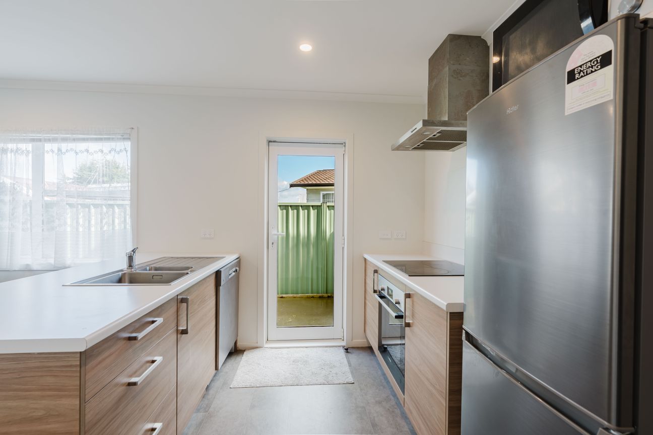Modern Townhouse - Move In or Rent Out - Aanzicht 4