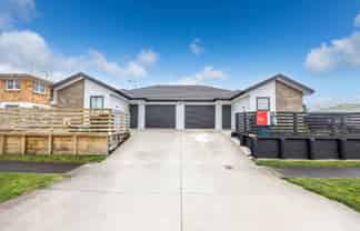 2/33 Cowley Drive, Temple View