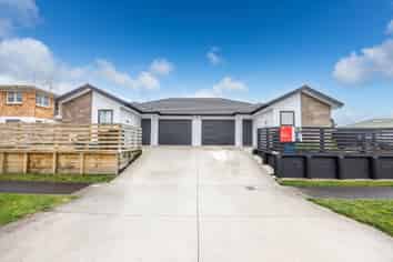 2/33 Cowley Drive, Temple View