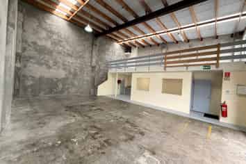 Functional Warehouse in Miramar