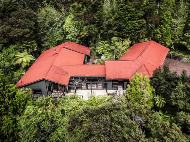 2 Te Kawau Pass, Greenhithe