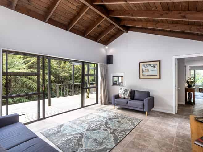 2 Te Kawau Pass, Greenhithe