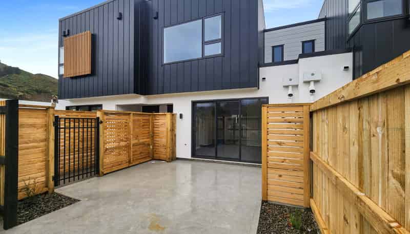 2/17 Faulke Avenue, Wainuiomata