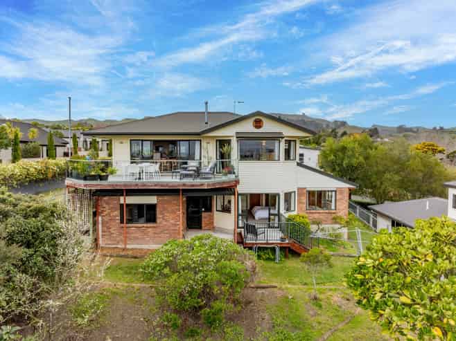 81 Hikanui Drive, Havelock North