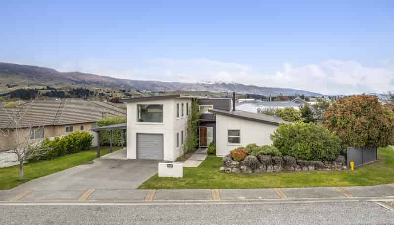 9 Matthews Crescent, Cromwell