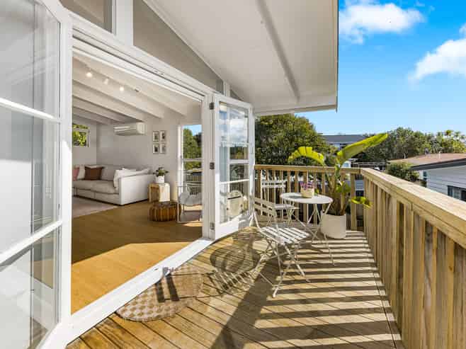 108 Lauderdale Road, Birkdale