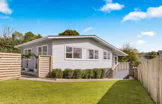 108 Lauderdale Road, Birkdale
