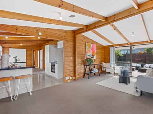 5 Elizabeth Drive, West Harbour