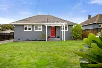 11 Hughes Crescent, Taita