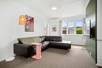 11 Hughes Crescent, Taita