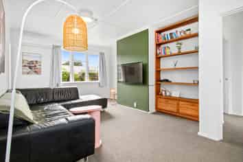 11 Hughes Crescent, Taita