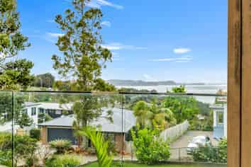 2D Vipond Road, Stanmore Bay
