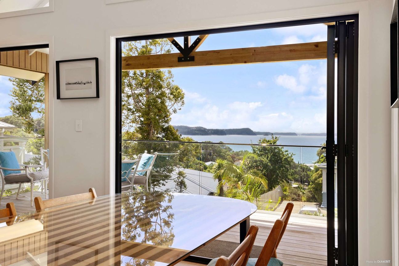 Fresh Look, More Parking, Stunning Sea Views – další
