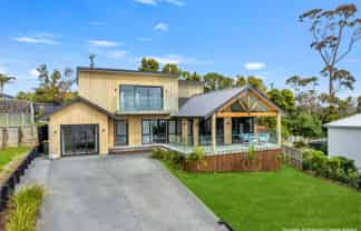 2D Vipond Road, Stanmore Bay