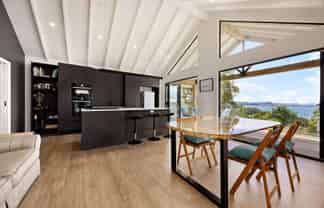 2D Vipond Road, Stanmore Bay