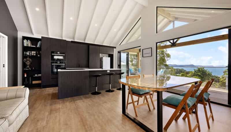 2D Vipond Road, Stanmore Bay