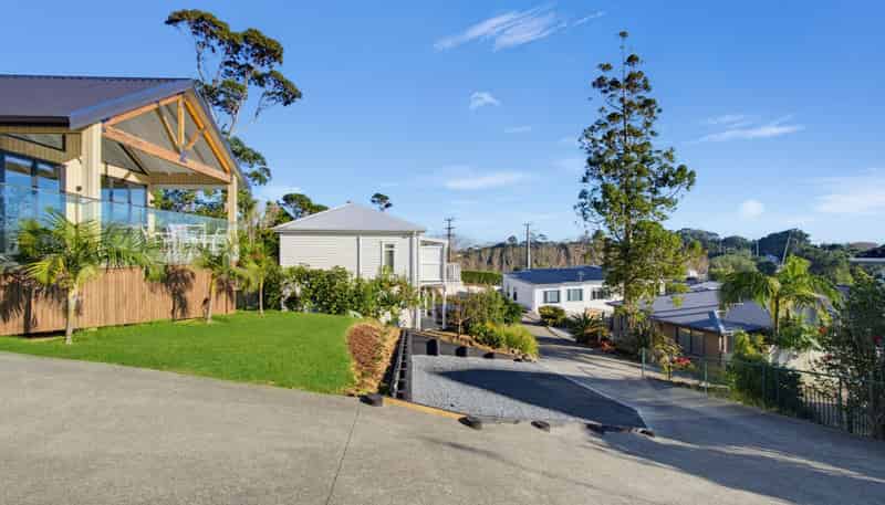 2D Vipond Road, Stanmore Bay
