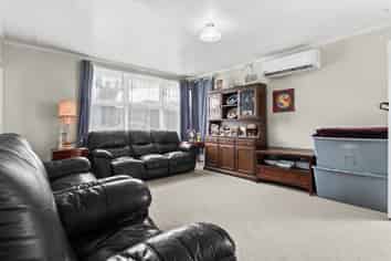 17 Oxford Road, Manurewa