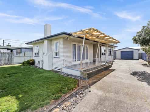 227 Lumsden Place, Akina