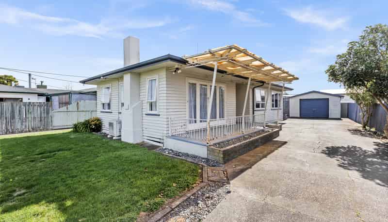 227 Lumsden Place, Akina