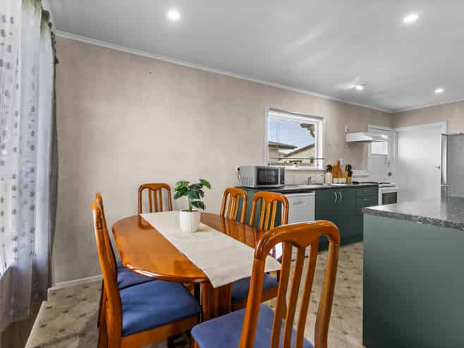 227 Lumsden Place, Akina