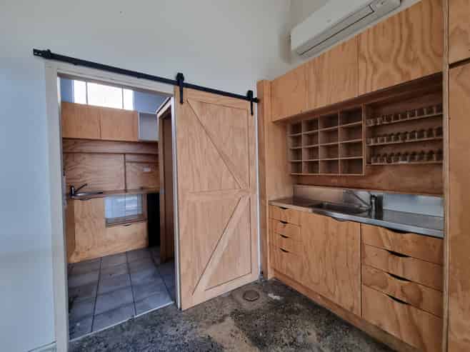 Retail By Popular Bagel & Doughnut Shops