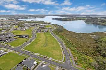 10 and 13 Orawahi Road, Glenbrook