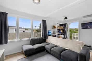 9 Morere Street, Titahi Bay