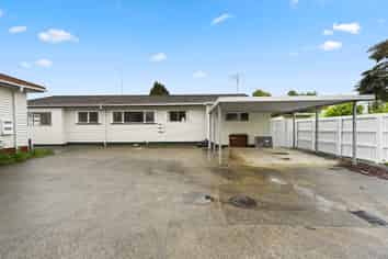 14 Wall Street, Nawton