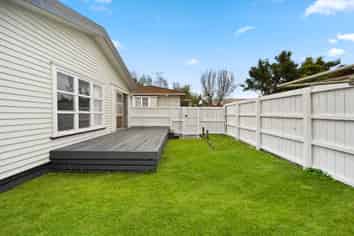 14 Wall Street, Nawton